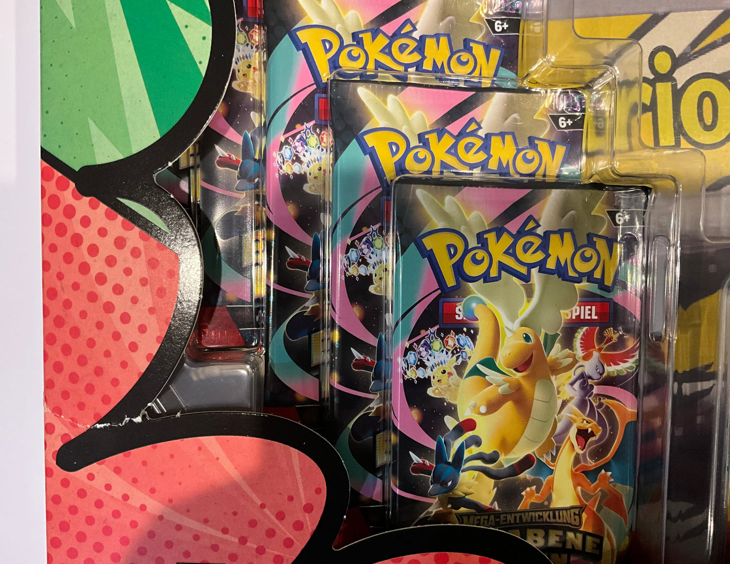 Pokémon Mega-Entwicklung Erhabene Helden Premium-Poster-Kollektion Deutsch – Mega-Lucario-ex Promokarte & 10 Booster