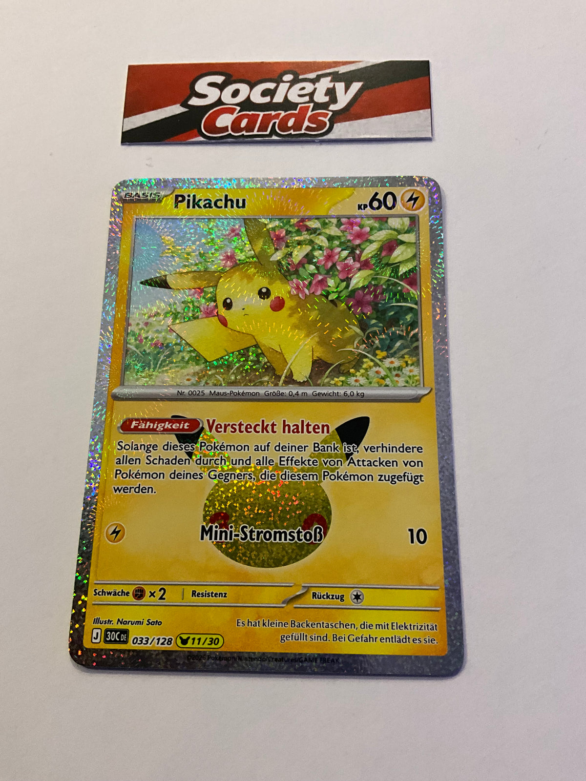Pokémon Pikachu 033/128 Holo – Nr. 11/30 – 30 Jahre (Deutsch)