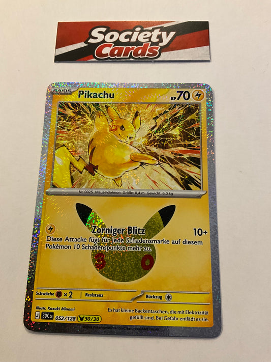 Pokémon Pikachu 052/128 Holo – Nr. 30/30 – 30 Jahre (Deutsch)