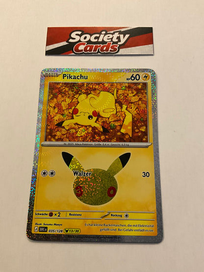 Pokémon Pikachu 035/128 Holo – Nr. 13/30 – 30 Jahre (Deutsch)
